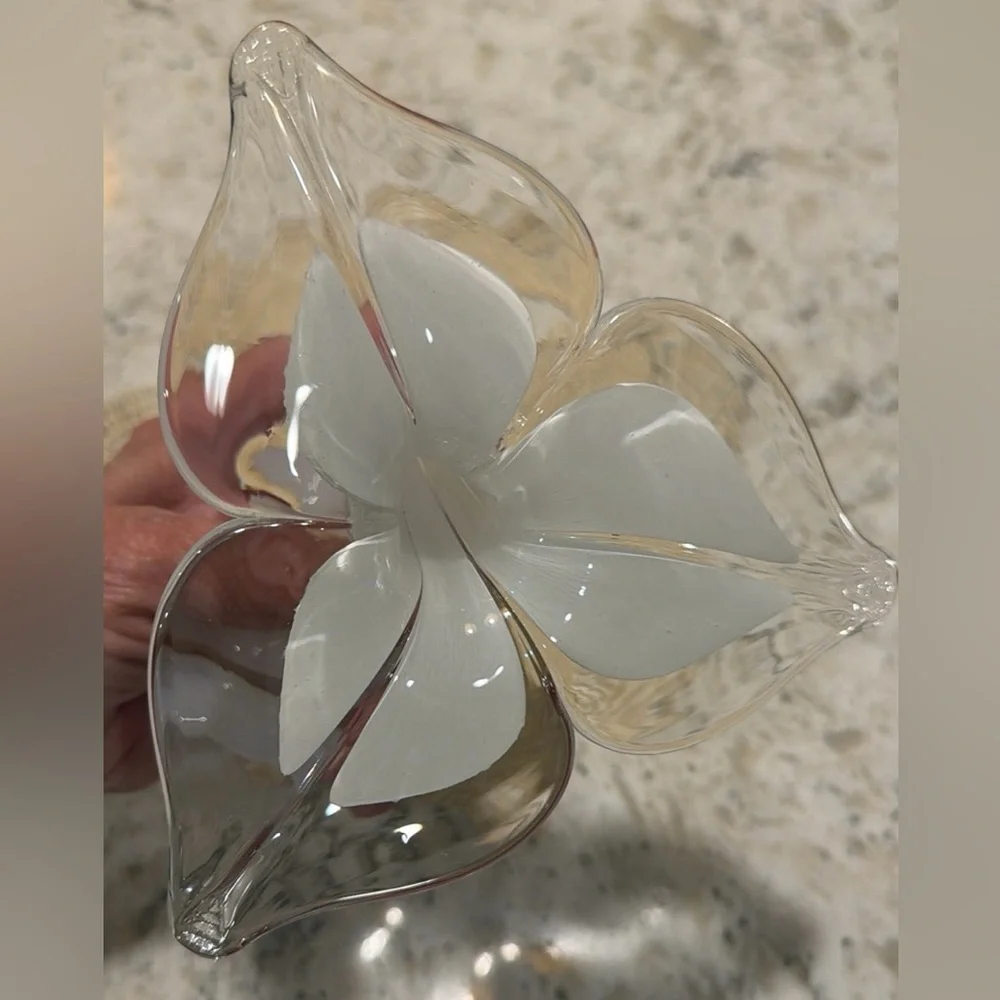 Murano Style Art Glass Flower Sculpture White Opaline Vintage Decor. BR